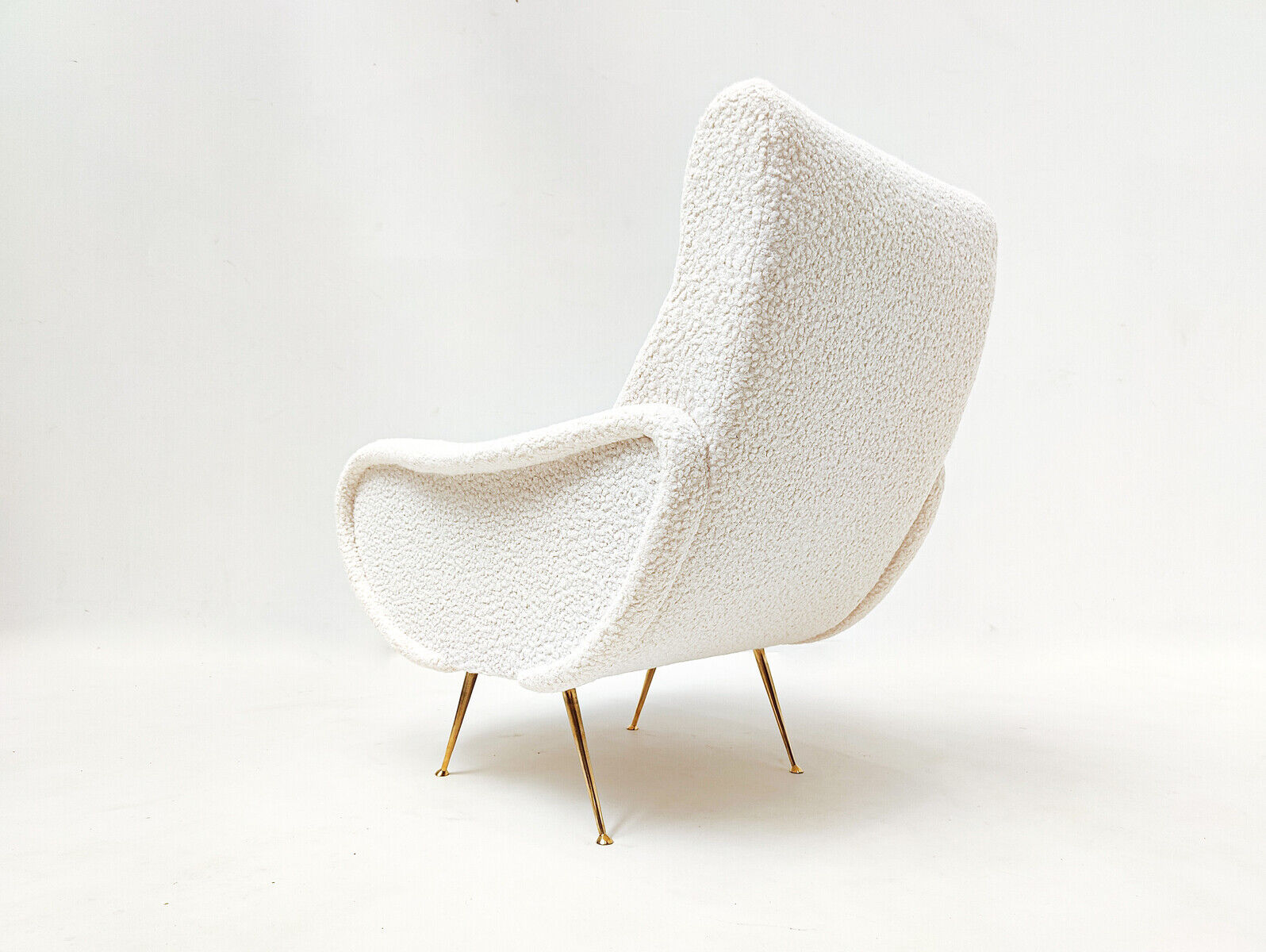 Paire de fauteuils italiens du milieu du siècle