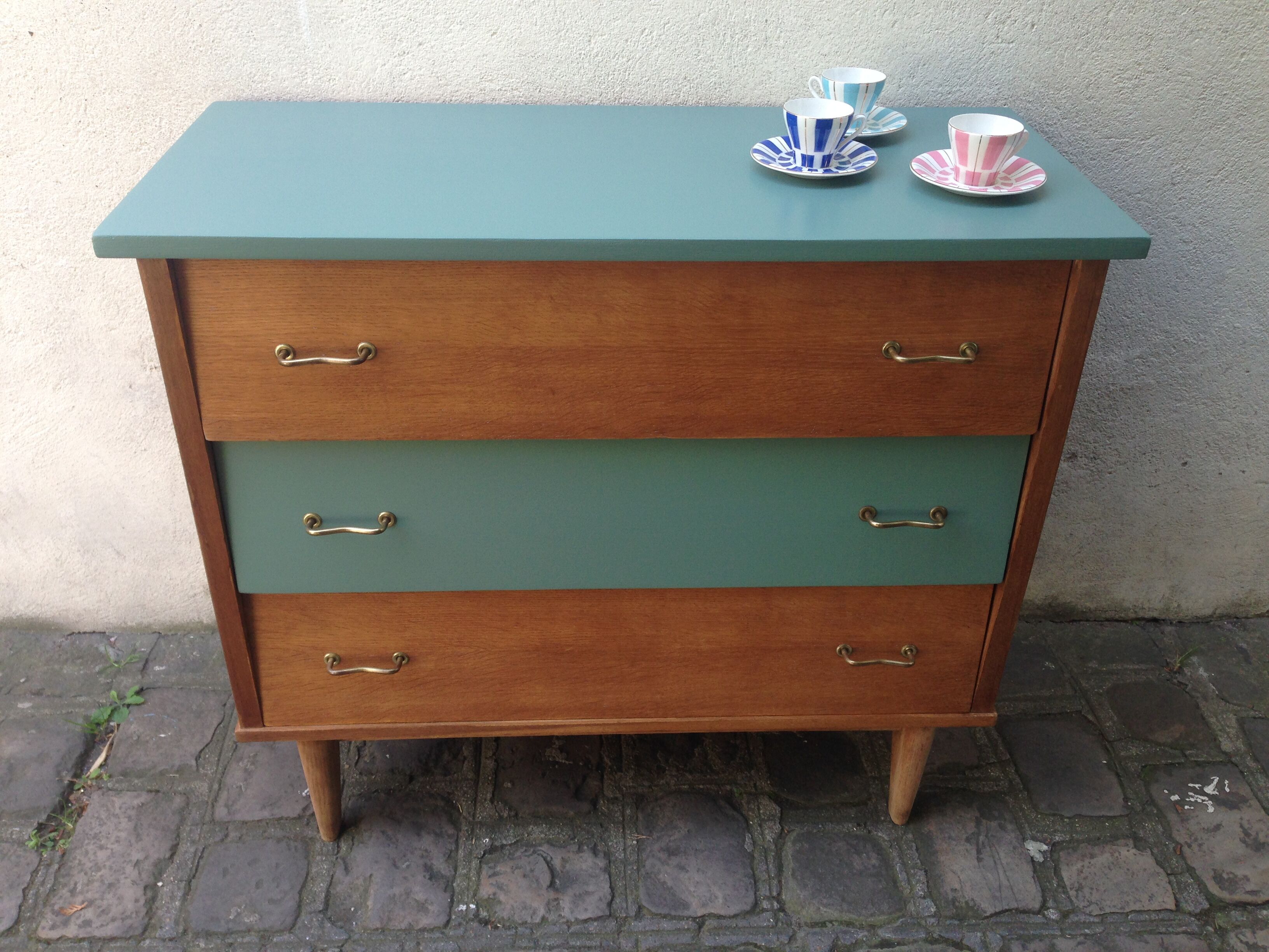 Two-tone dresser