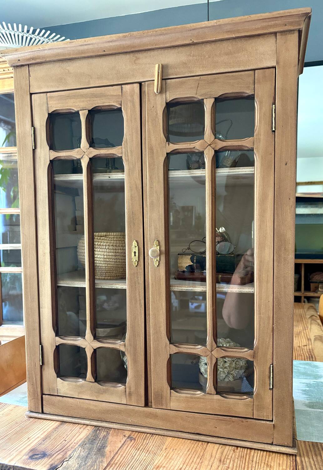 Small Parisian display case in raw wood