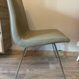 Pierre Paulin 2 TV model chairs Ligne Roset edition