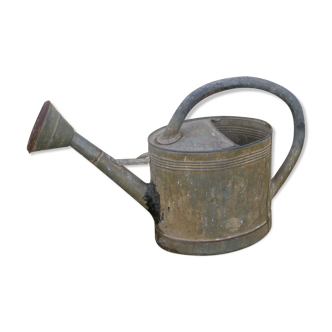 Zinc watering can