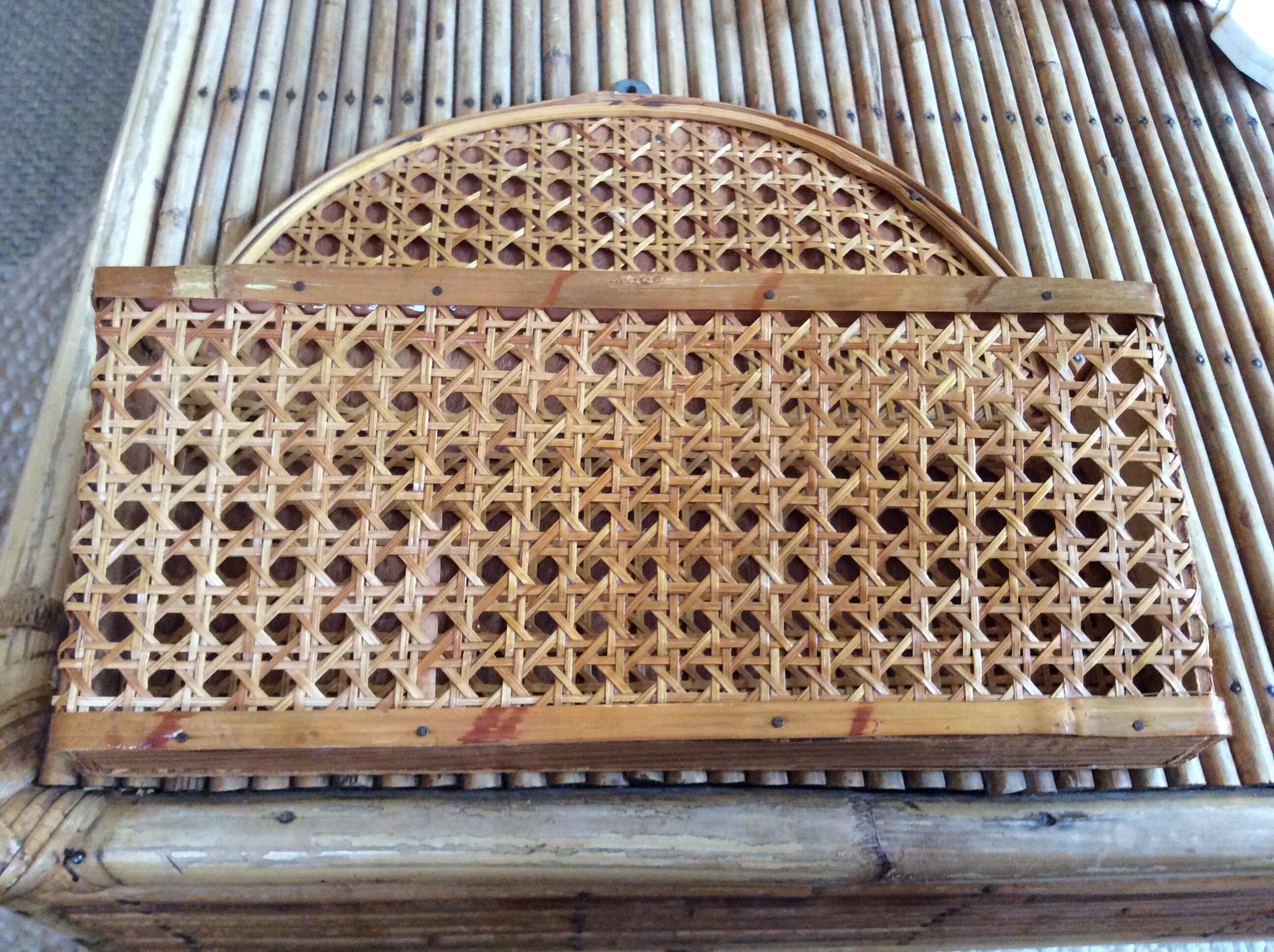 Letter holder