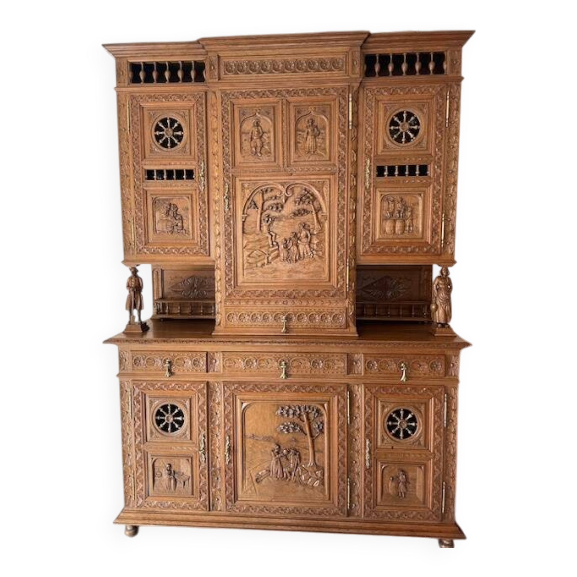 Superb Breton buffet finely carved