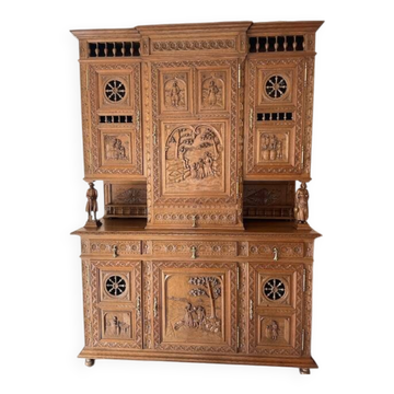 Superb Breton buffet finely carved