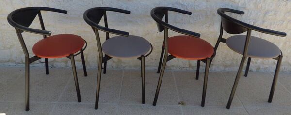 4  Chaises de style gondole structure métallique cossus et simili cuir