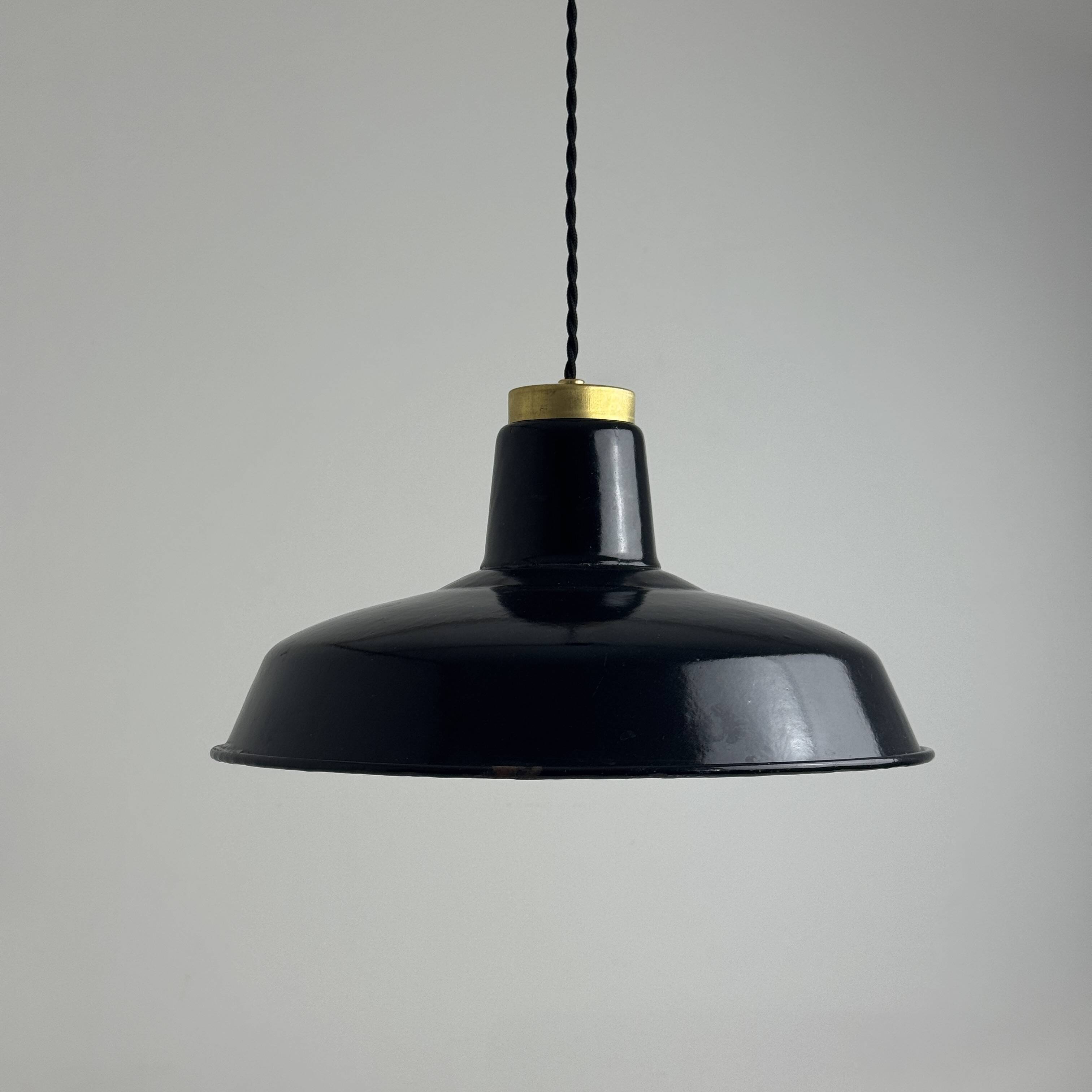 Ancienne suspension d’atelier emaillee industriel