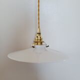 Smooth opaline suspension