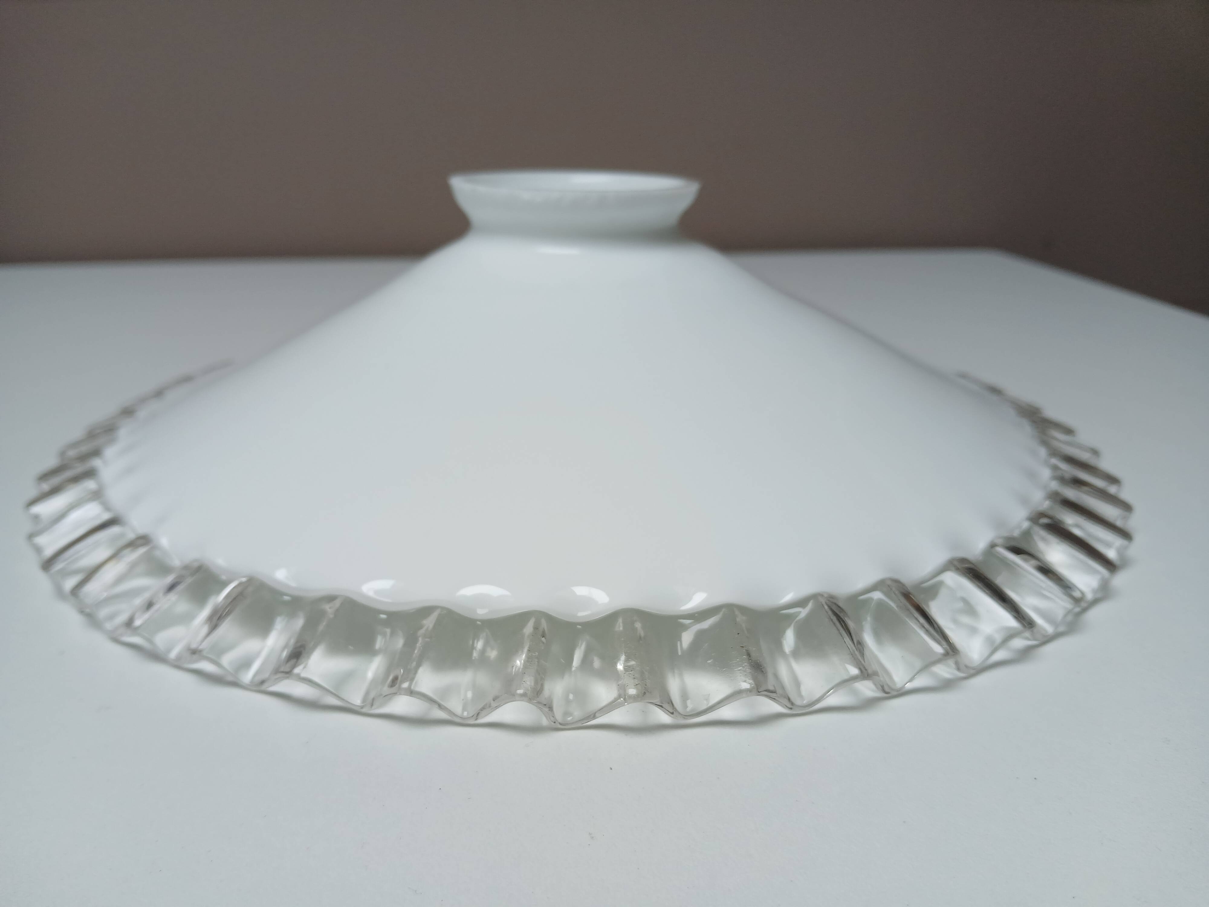 Lampshade, old in opaline and pleated glass