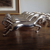 6 Metal horse knife holders