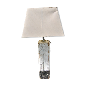 Lampe en bois patiné blanc et