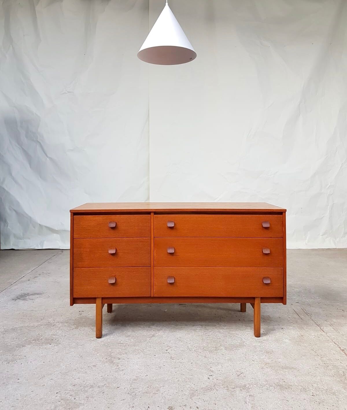 Dresser in teak
