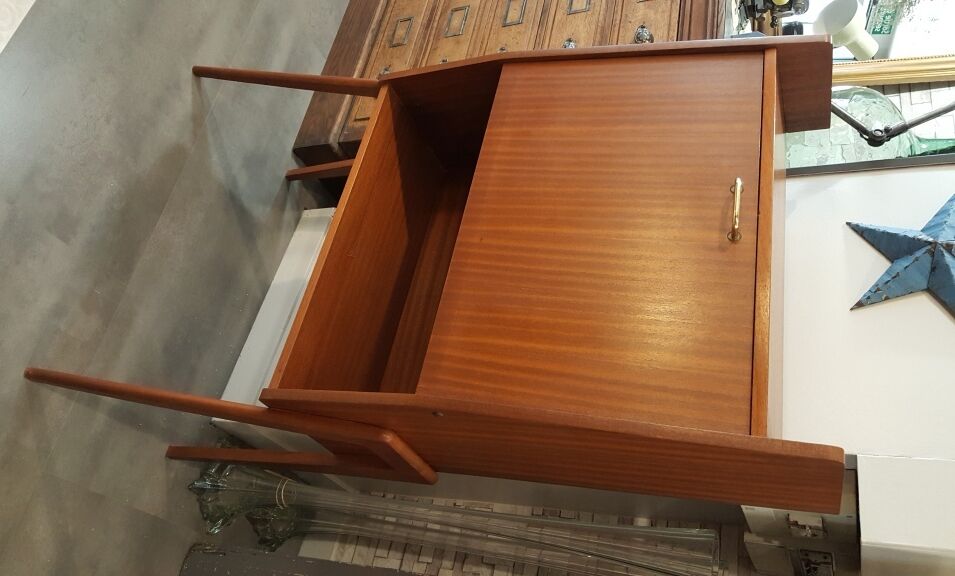 Writing desk feet compass