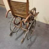 Fauteuil roulant ancien