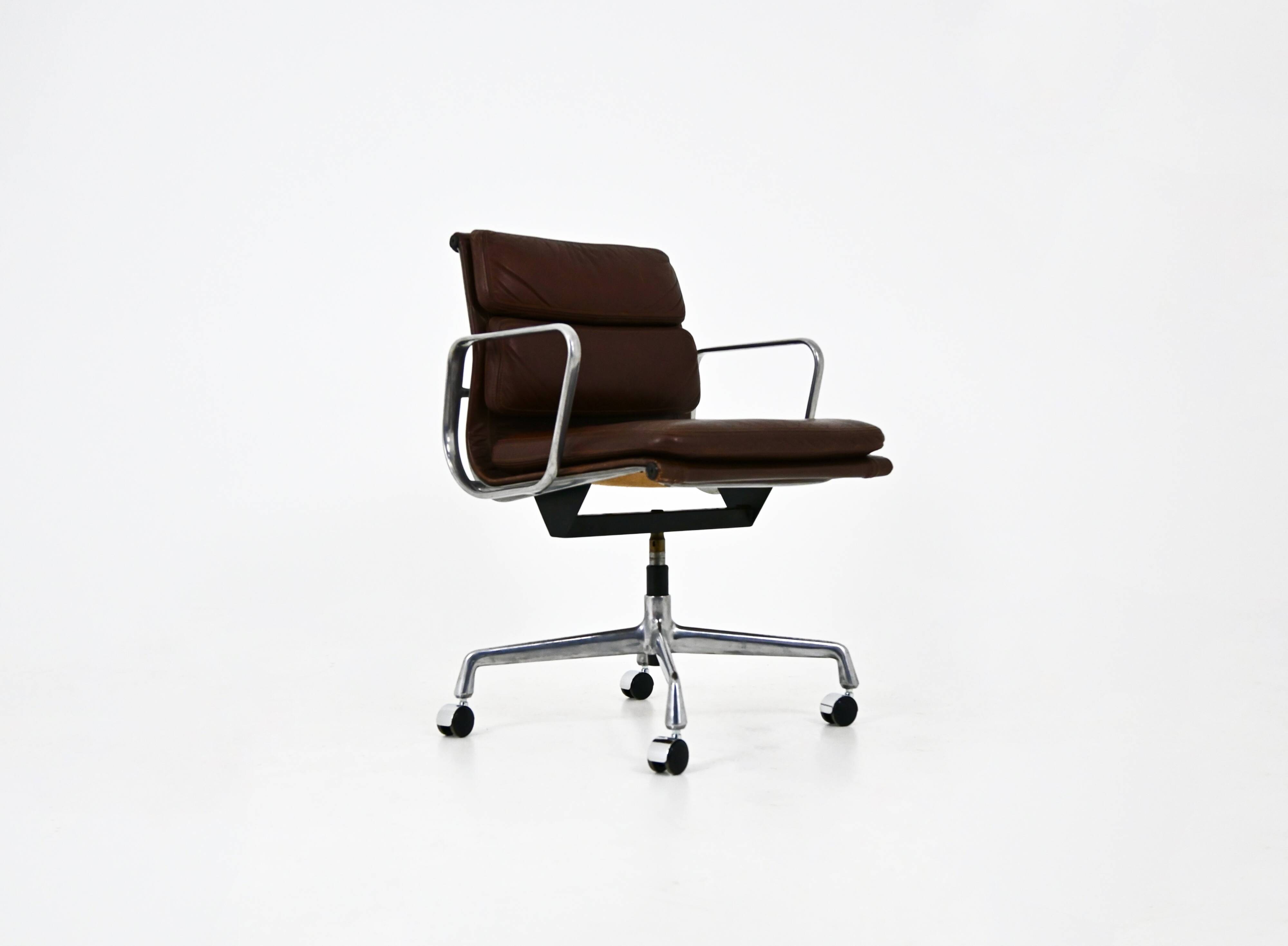 Office chair by Charles and Ray Eames for Herman Miller, 1970s.