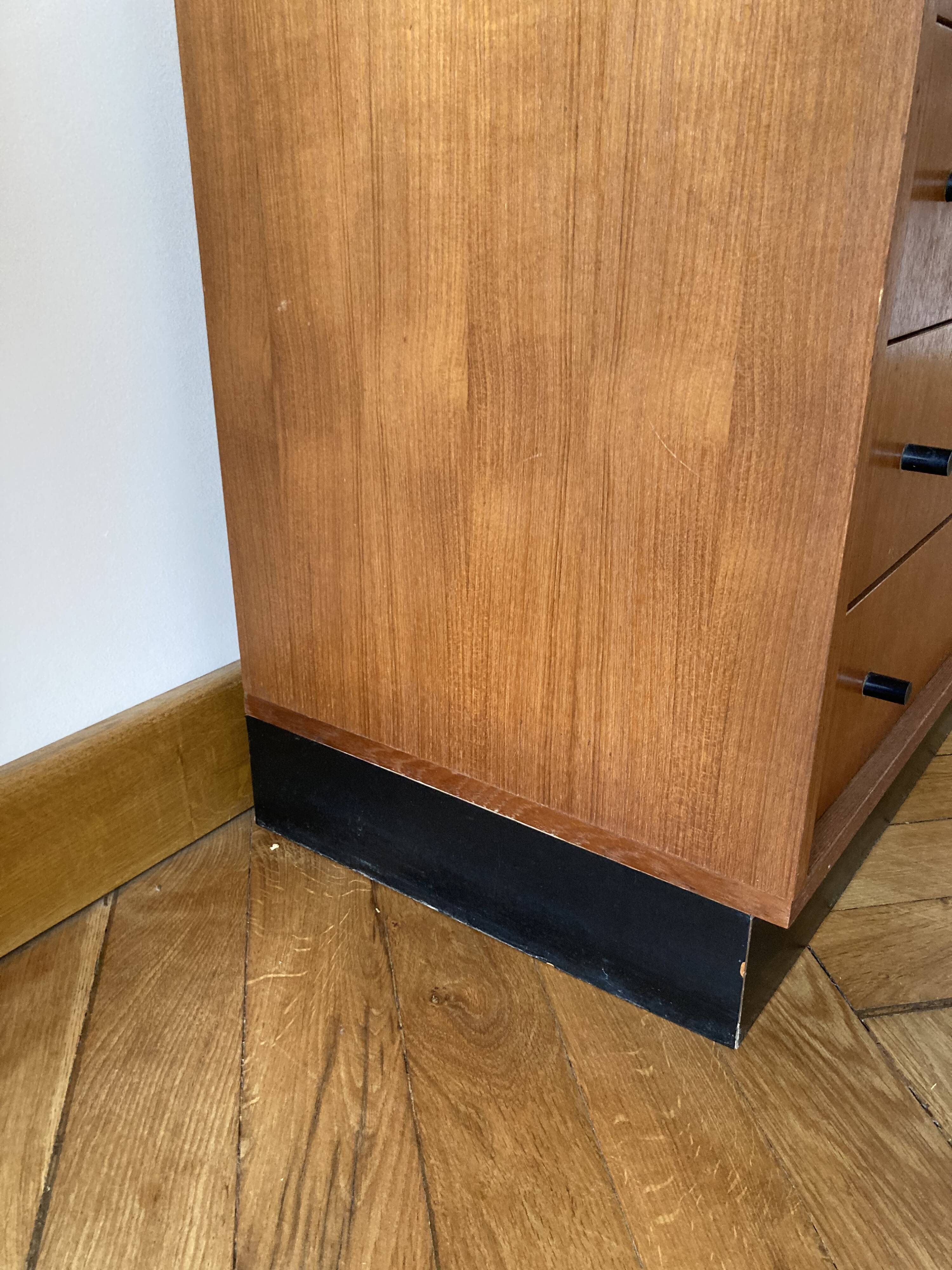 Scandinavian style chest of drawers