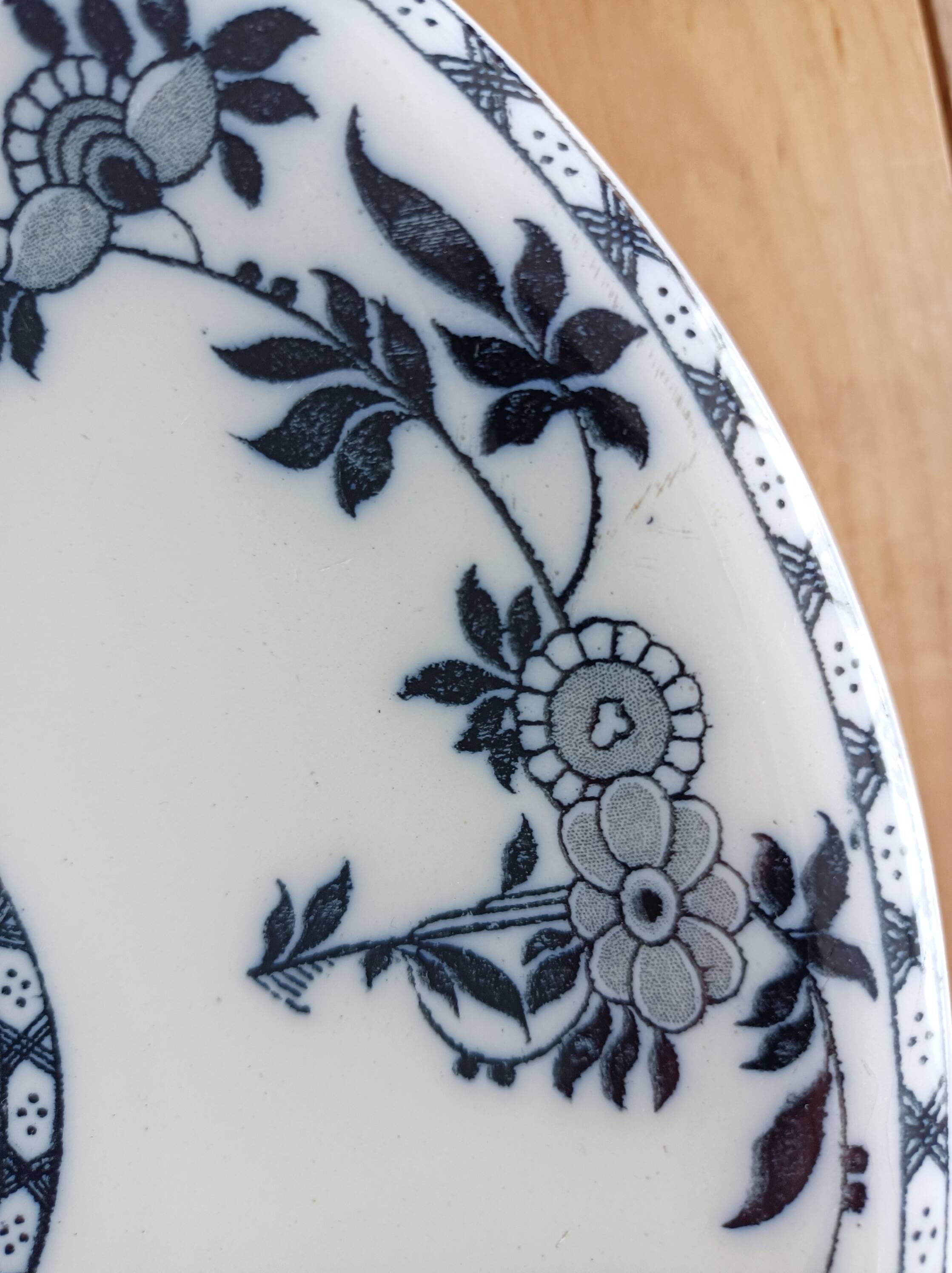 Minton Delft mounted plate