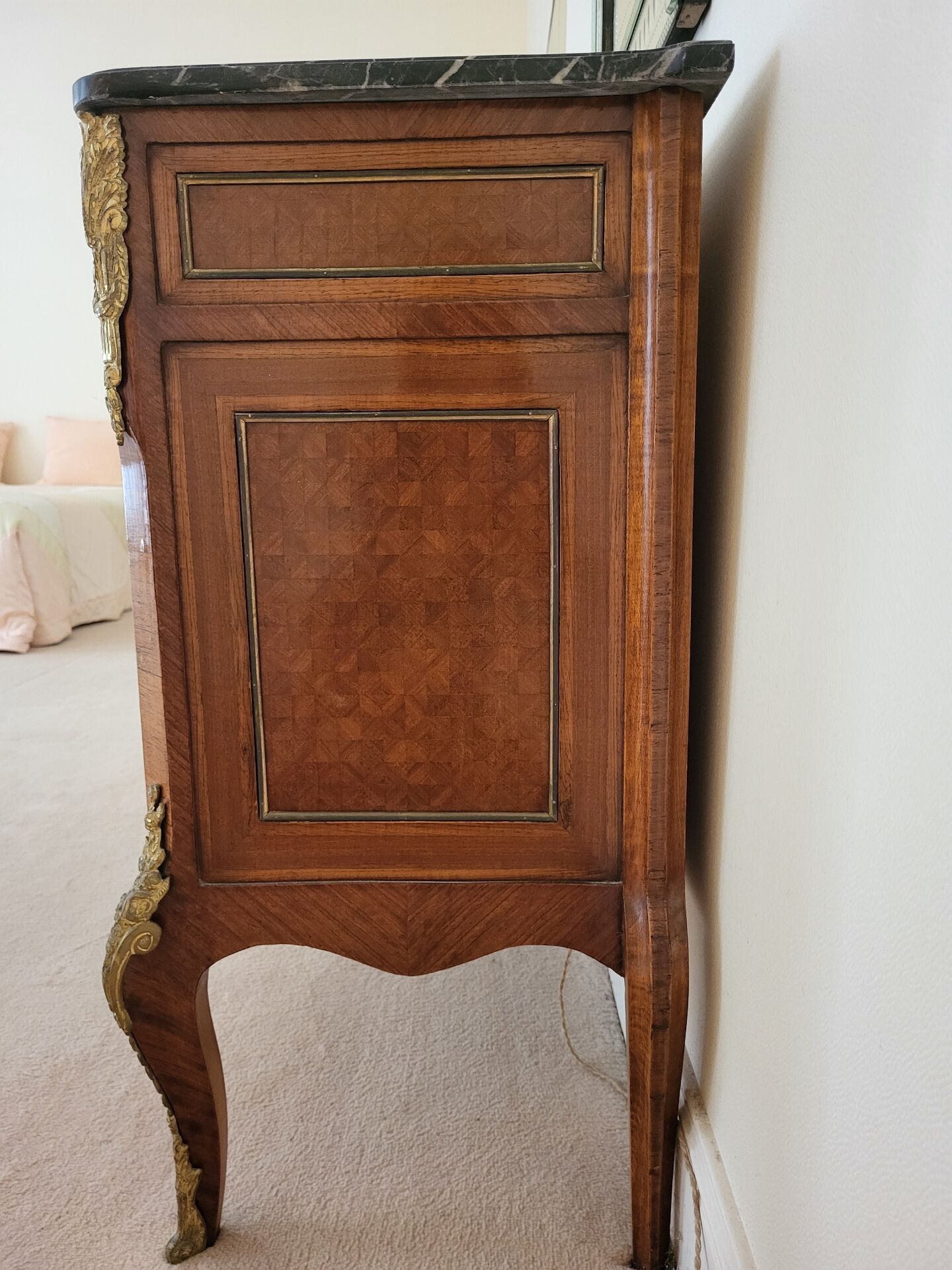 Commode époque restauration