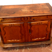Buffet de stryle Louis XIV en noyer massif XIX siècle