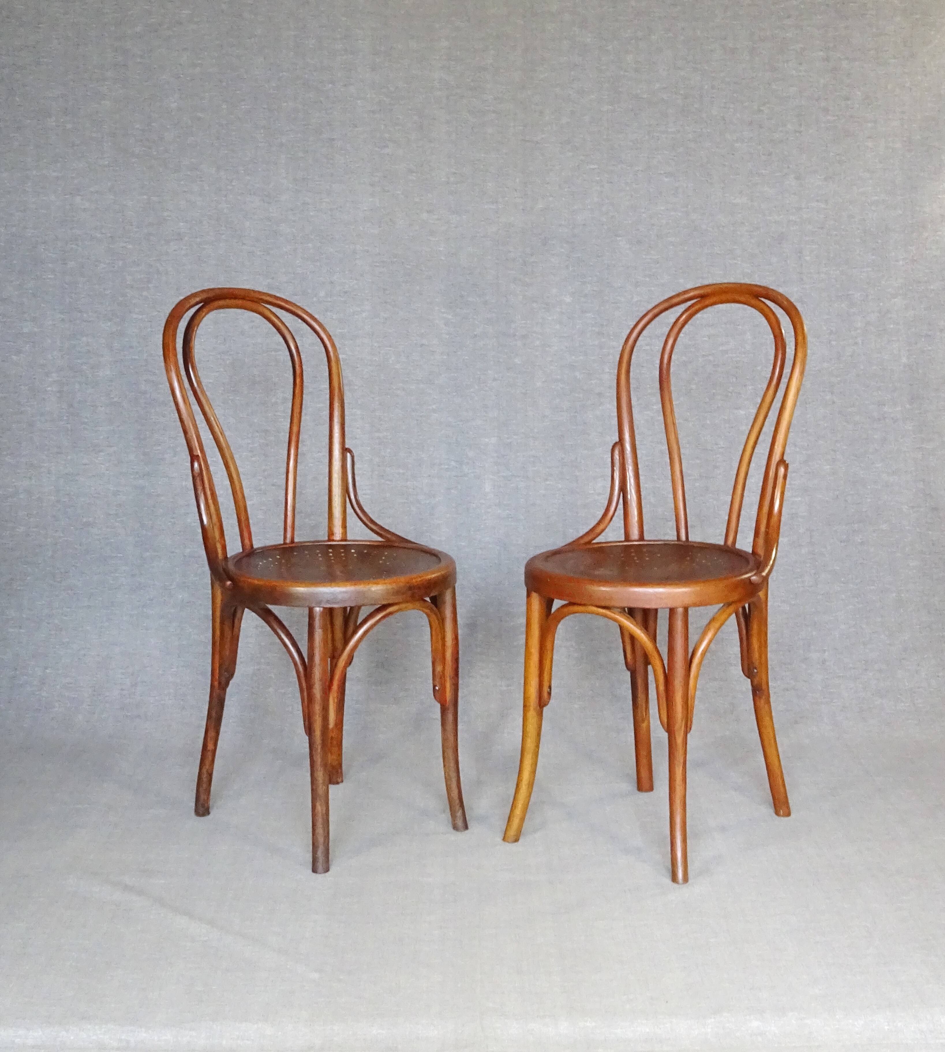 2 Fischel bistro chairs N°18 1/2, circa 1910, wooden seat.