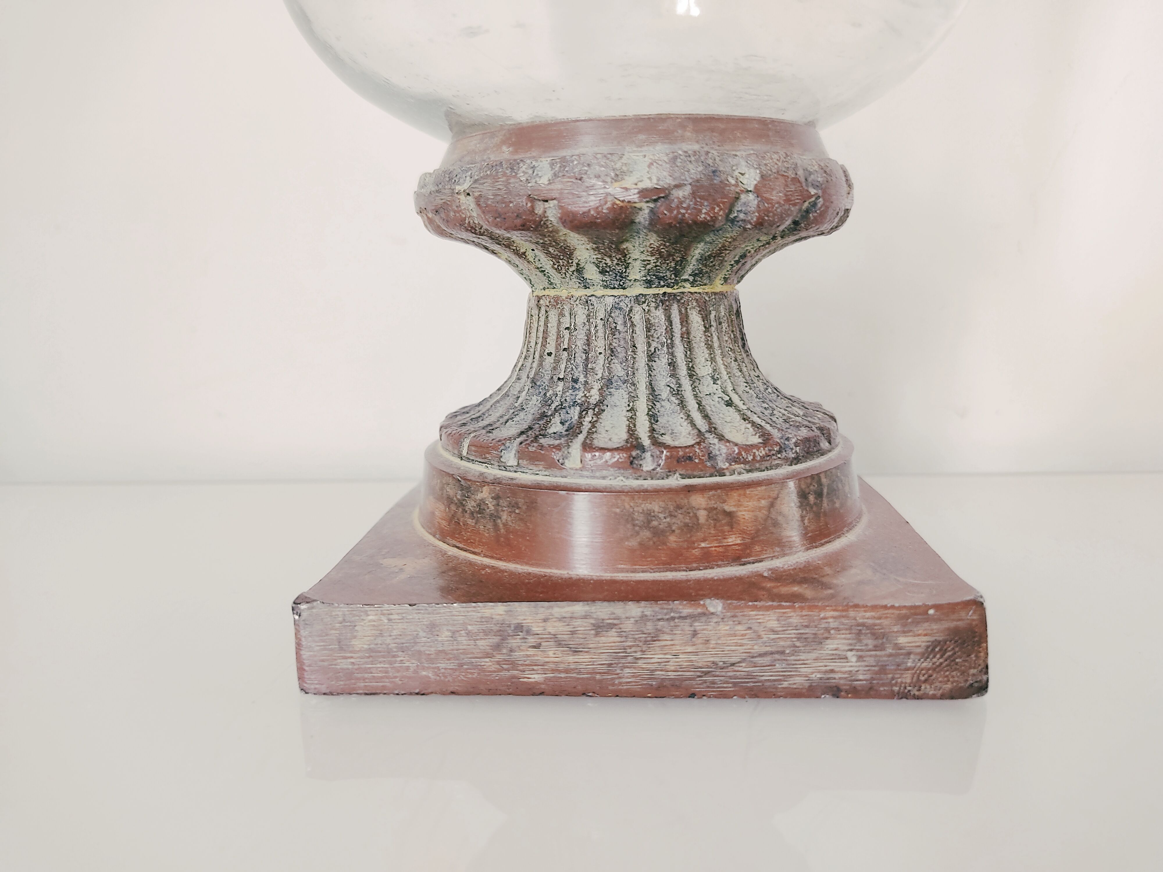 Metal foot glass vase