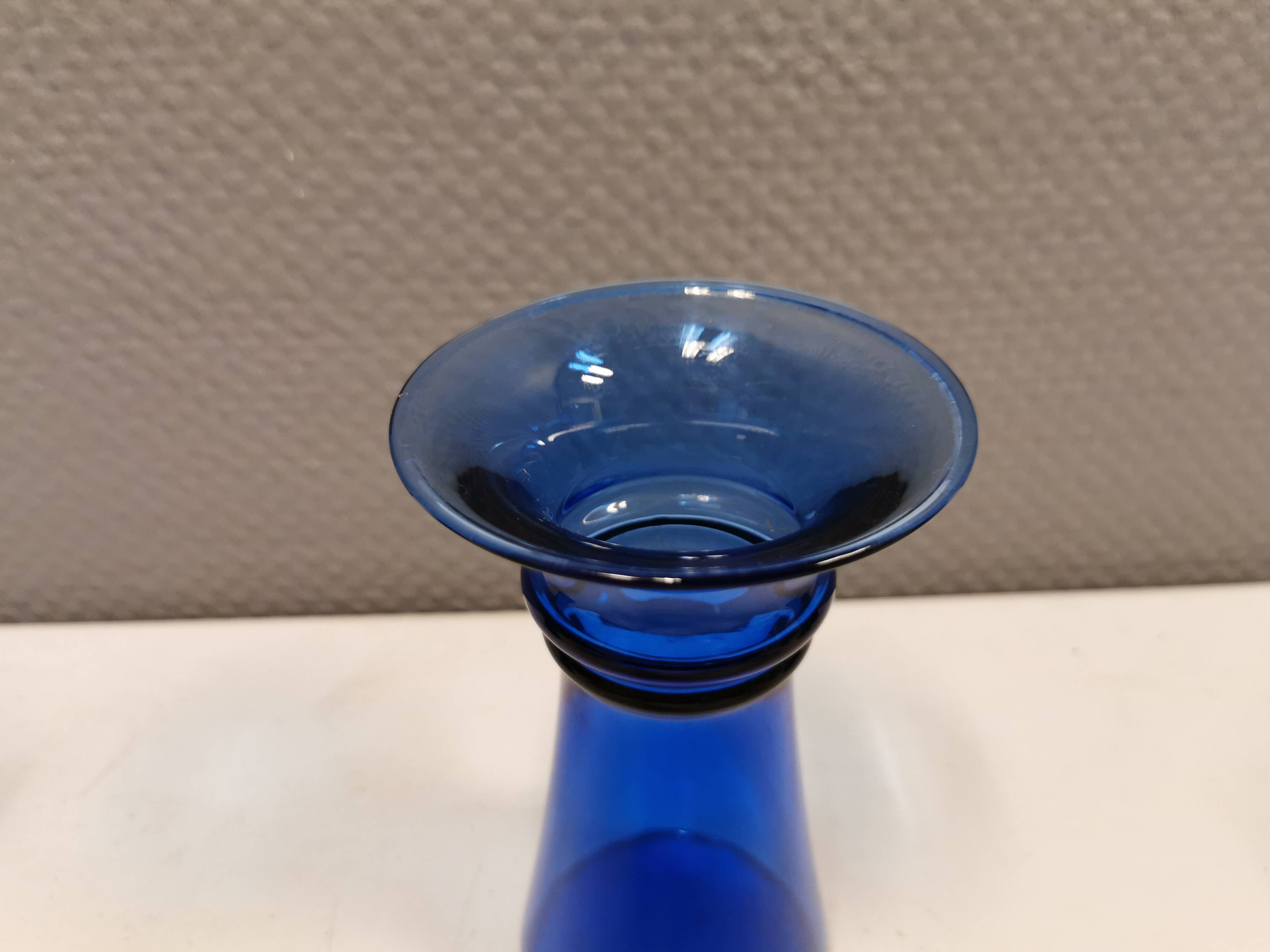 Harmony vase designed by michael bang for royal copenhagen in 1989