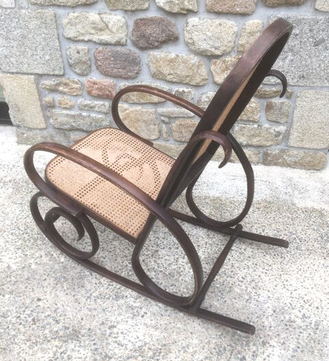Rocking-chair canné et bois courbé