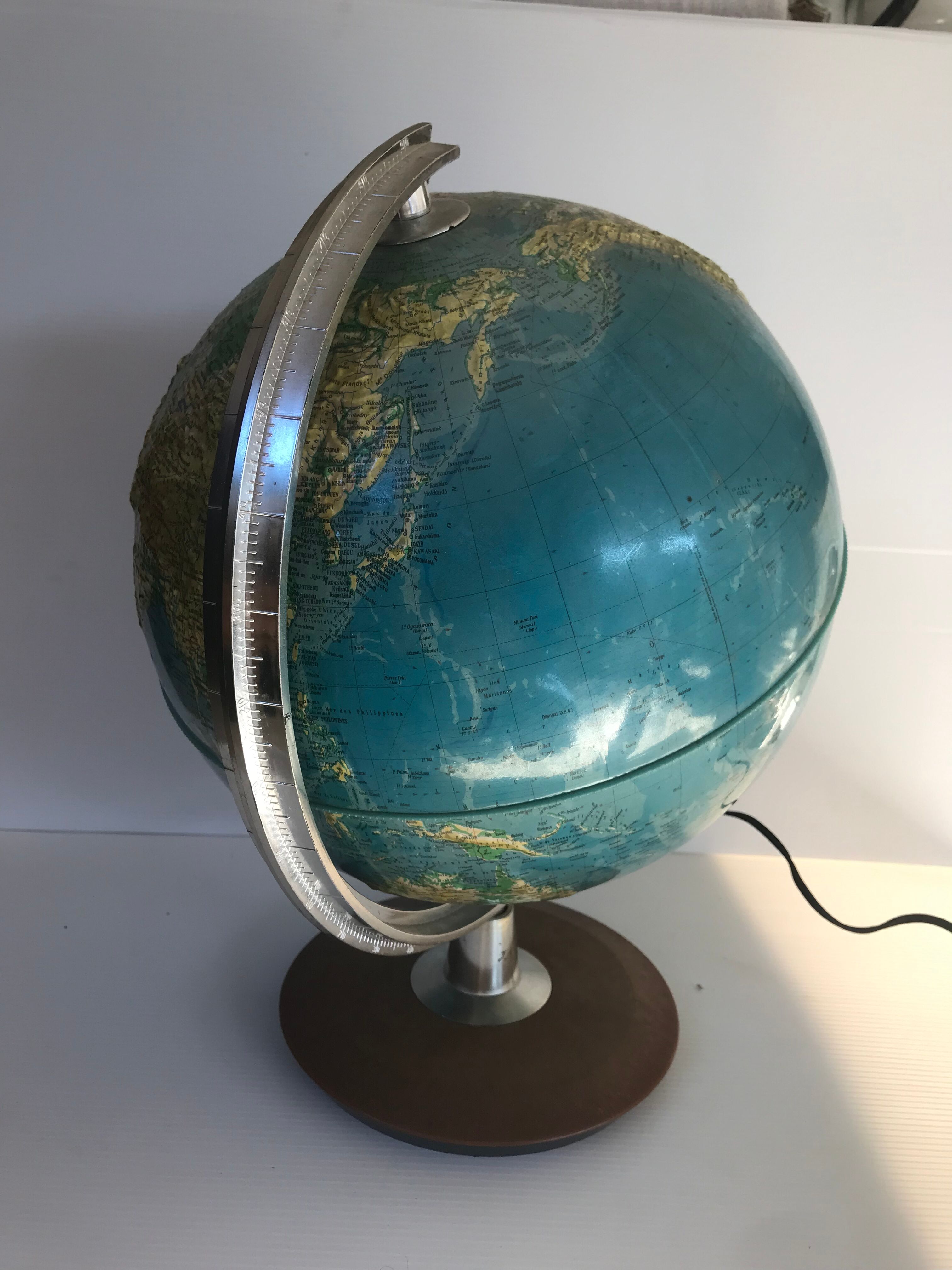 Luminous terrestrial globe Grange Batlière 1975