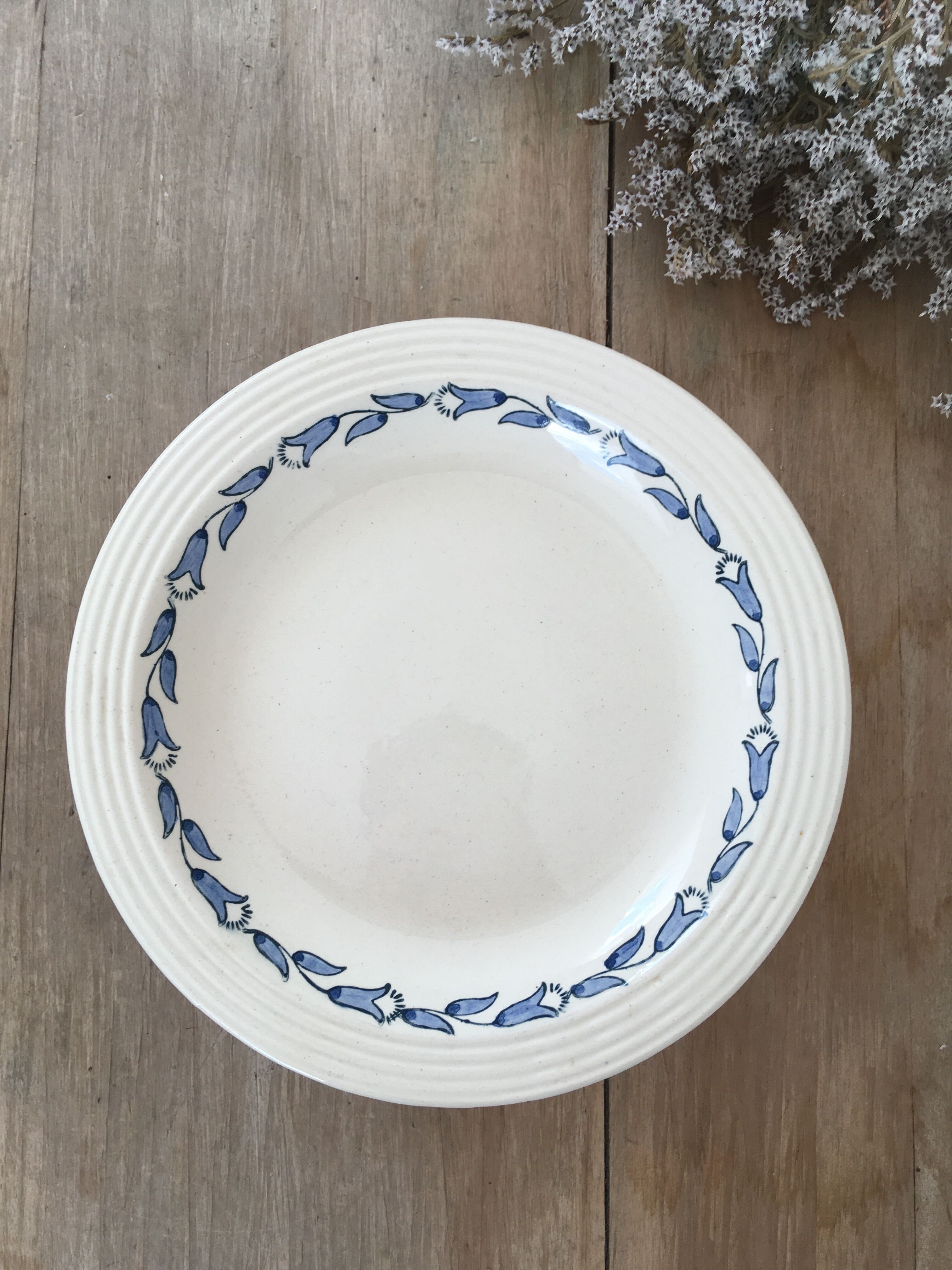 Compotier piédouche fleurs bleues Longwy