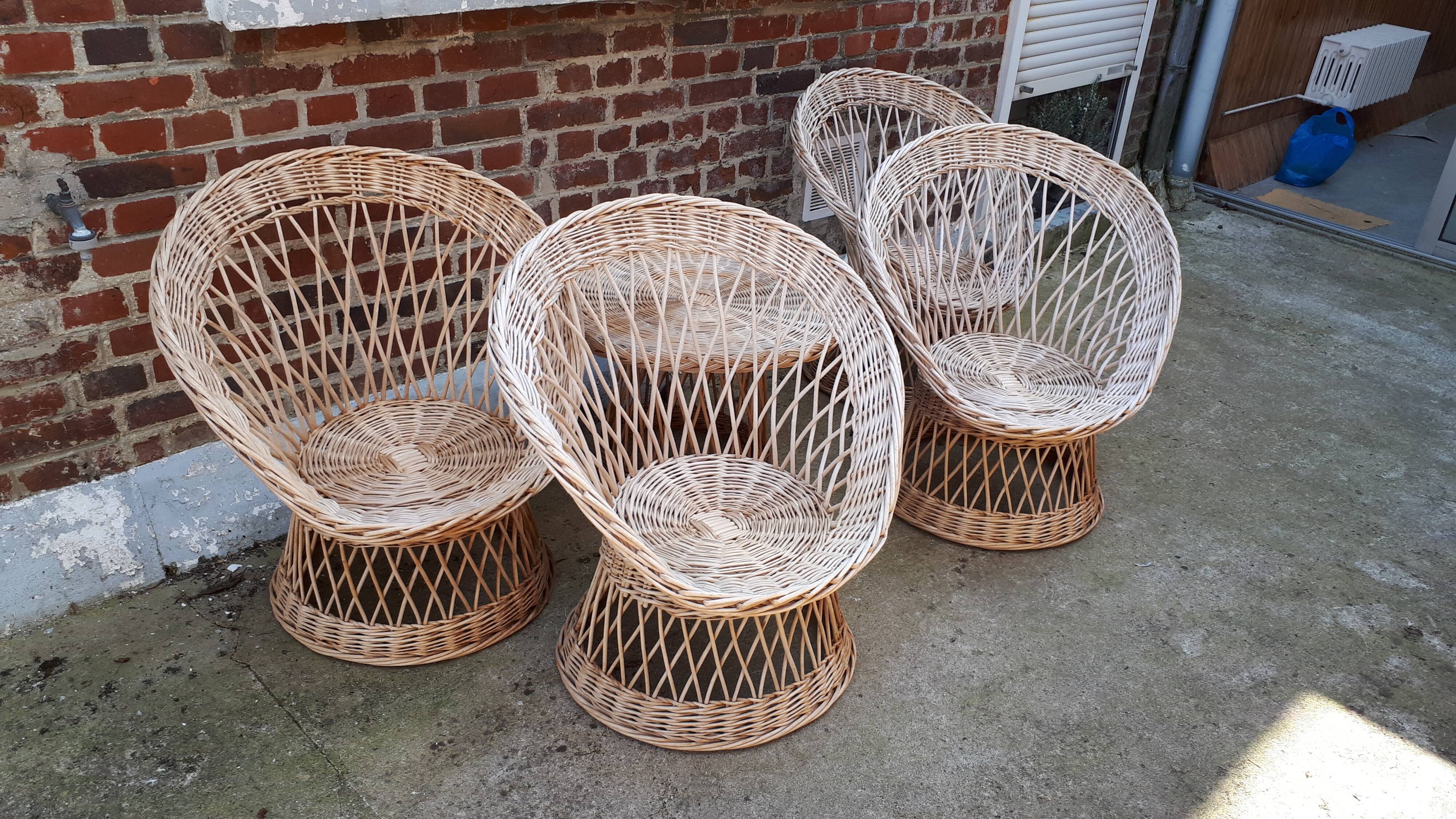Living room 5 pieces vintage rattan