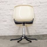 White Osvaldo Borsani 'Modus' Fiberglass and Aluminium Desk Side Chairs 70s