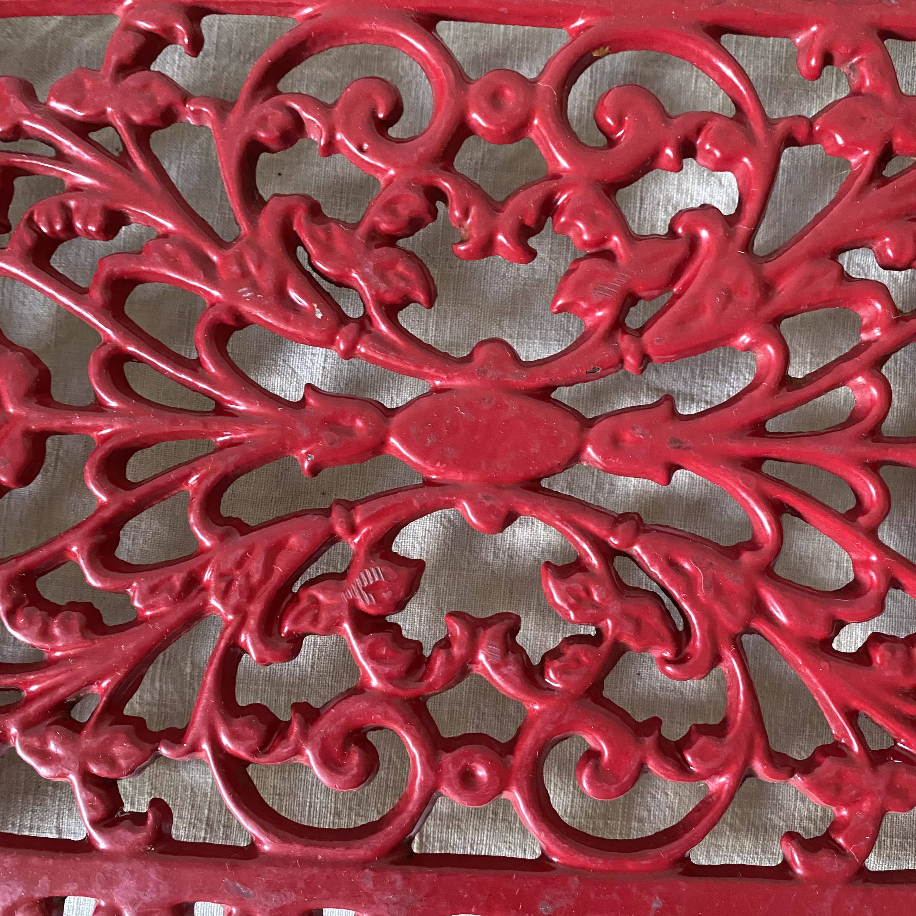 Oval cast iron trivet