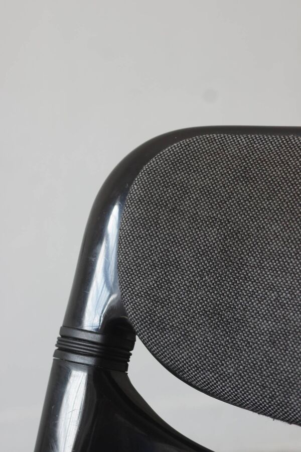 Fauteuil dorsal noir de G. Piretti & E. Ambas, Italie, années 1980