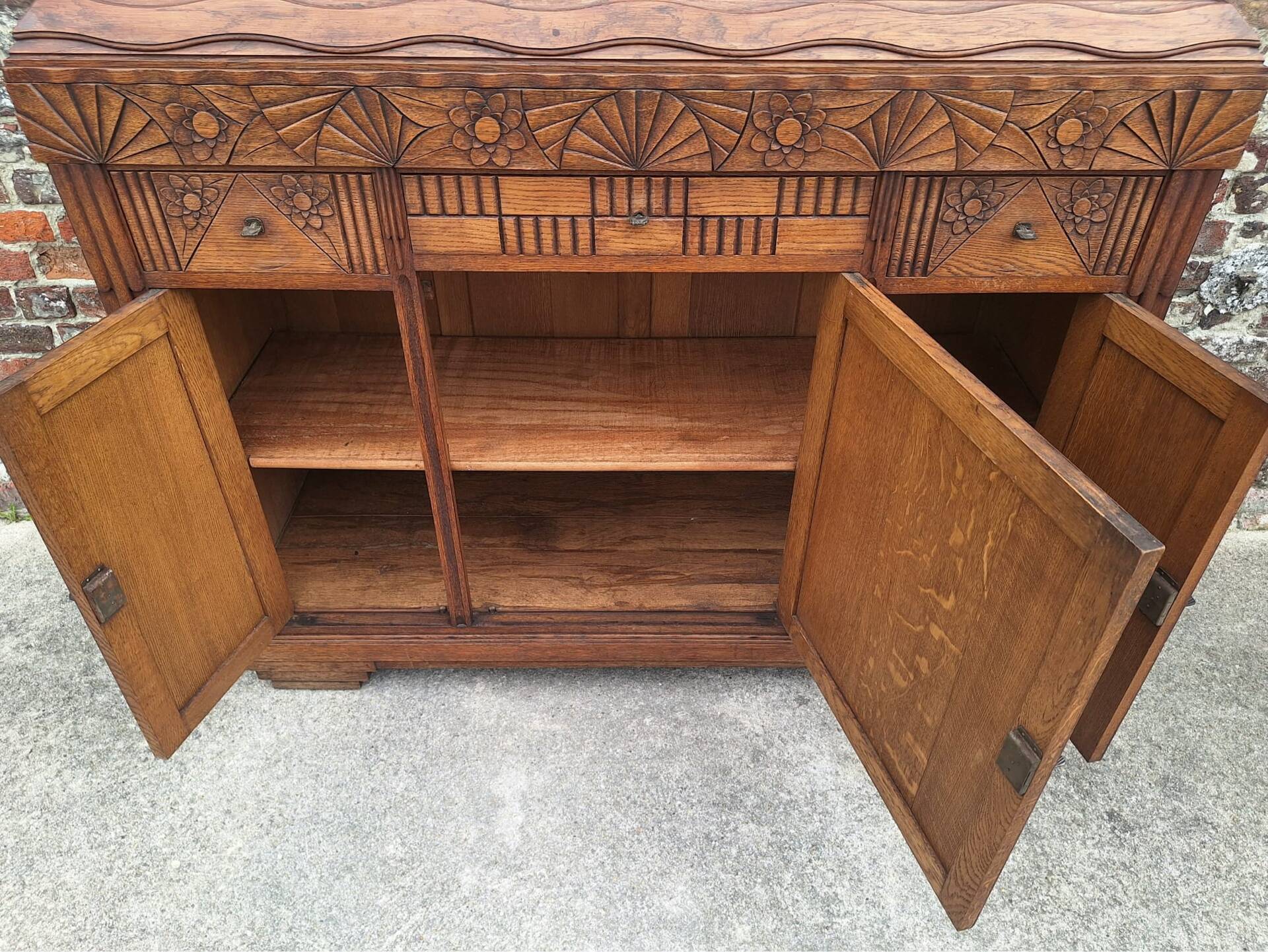 Buffet art déco plateau bois, meuble vaisselier ancien  Dimensions 142