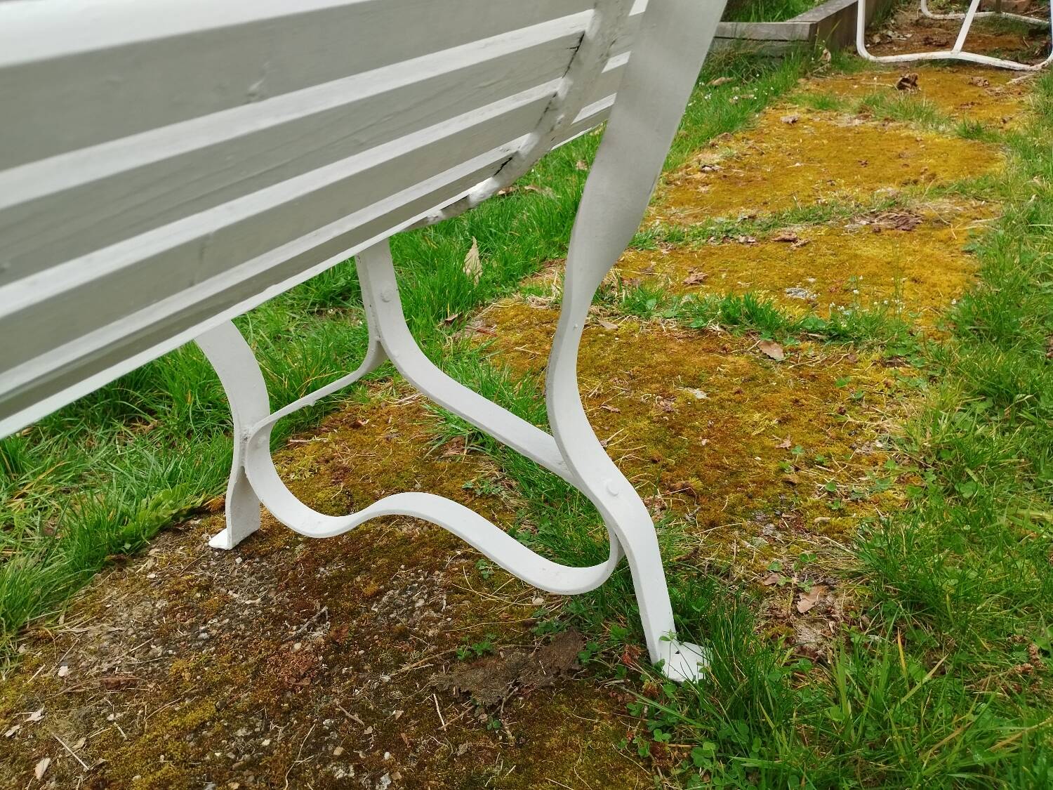 Banc de jardin ancien avec pieds en fer