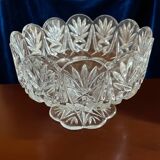 Fruit bowl / decorative centrepiece. Cut crystal.