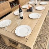 Solid oak farmhouse table with 2 central extensions