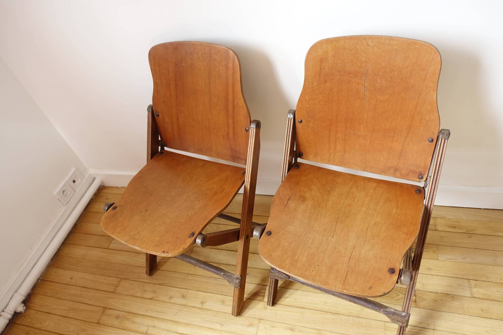 Paire de chaises pliantes en bois pliantes US ARMY seconde guerre mondiale