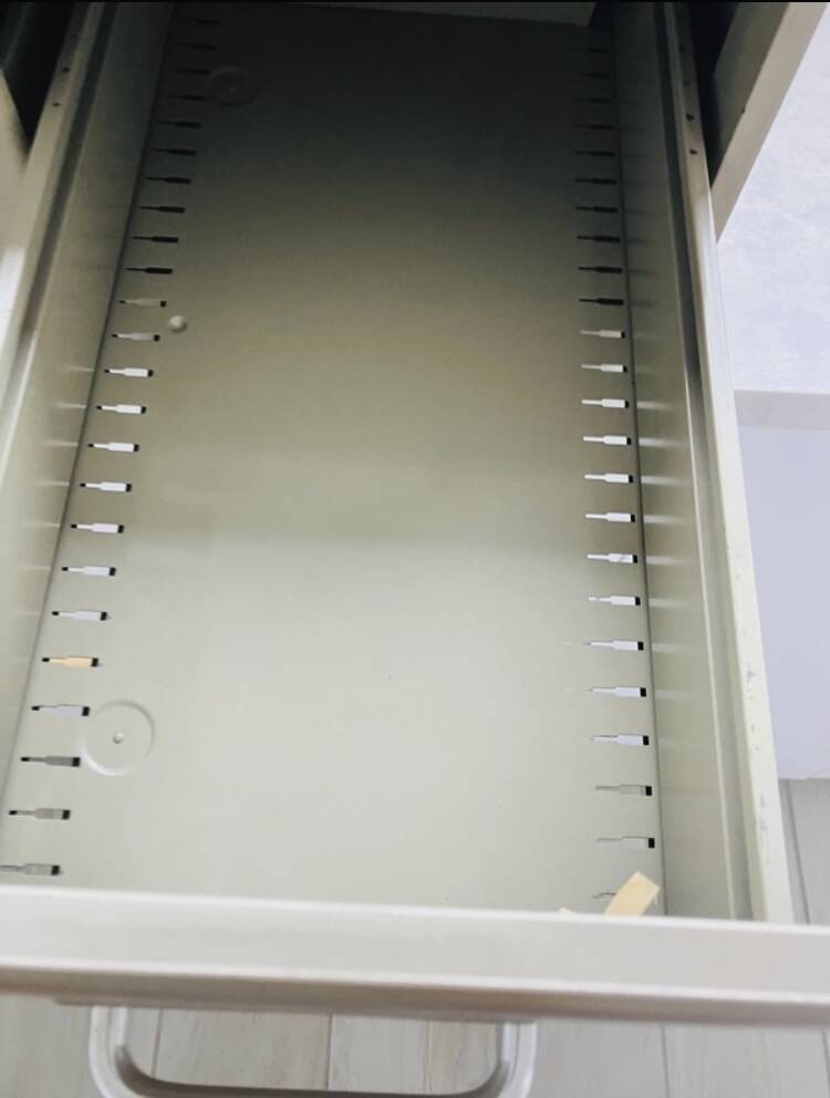 Metal filing cabinet with 2 drawers