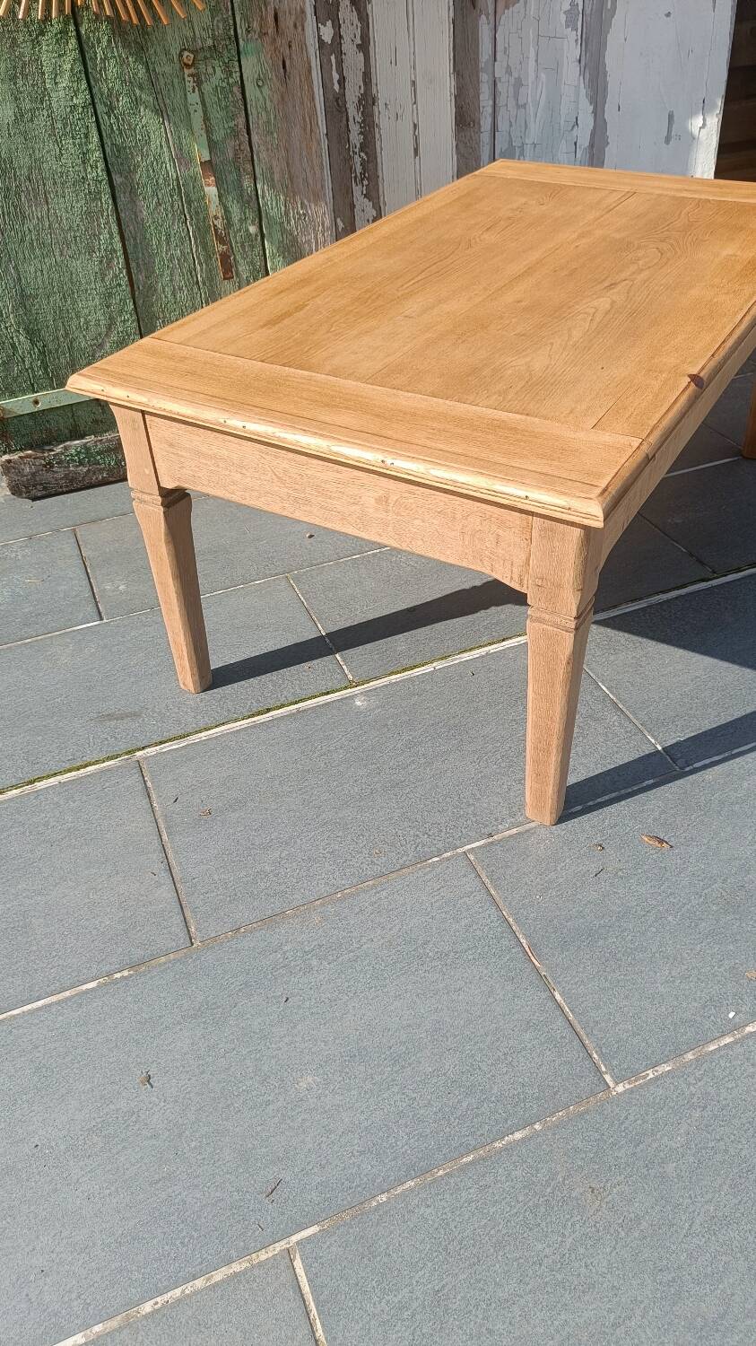 Solid wood coffee table with drawer and original key.