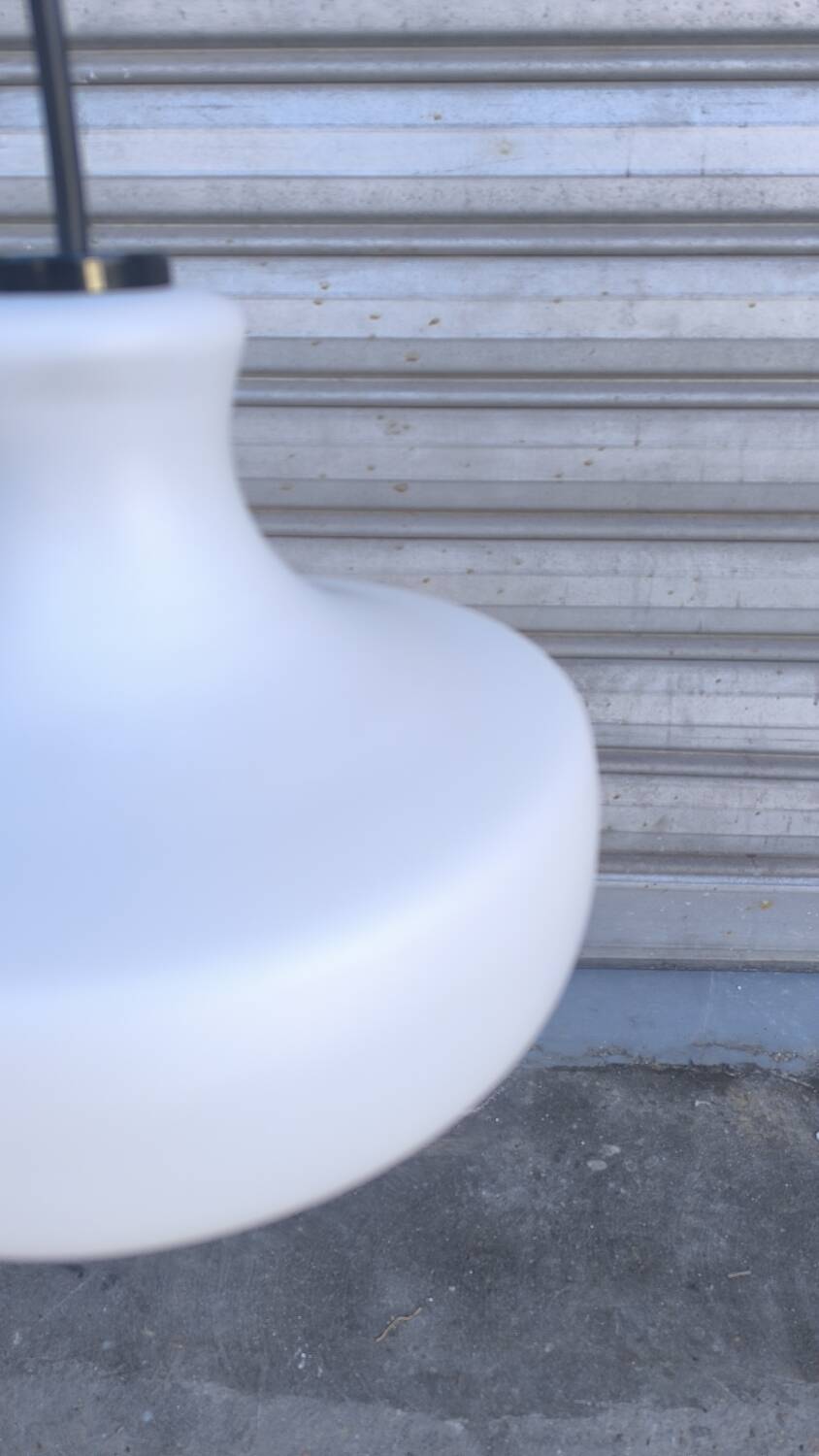 Suspension scandinave en verre opalin blanc