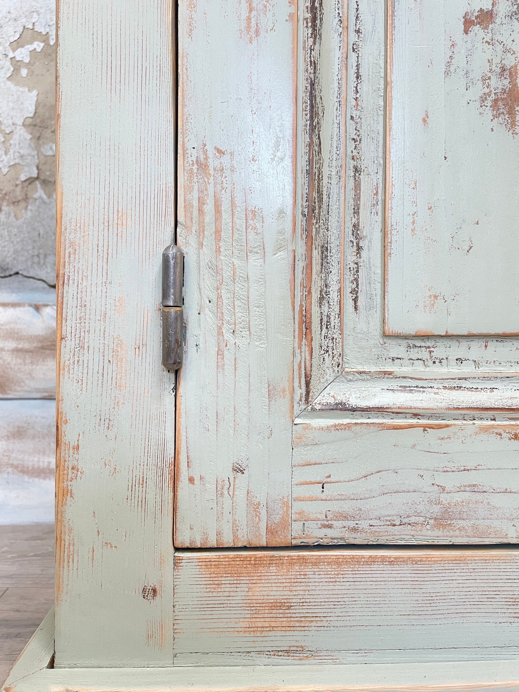 Two-body display cabinet, circa 1900
