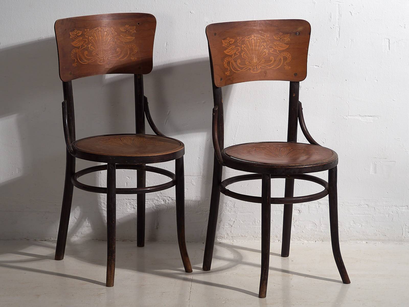 Antique Thonet dining room chairs (c.1900). Set of 4 pieces