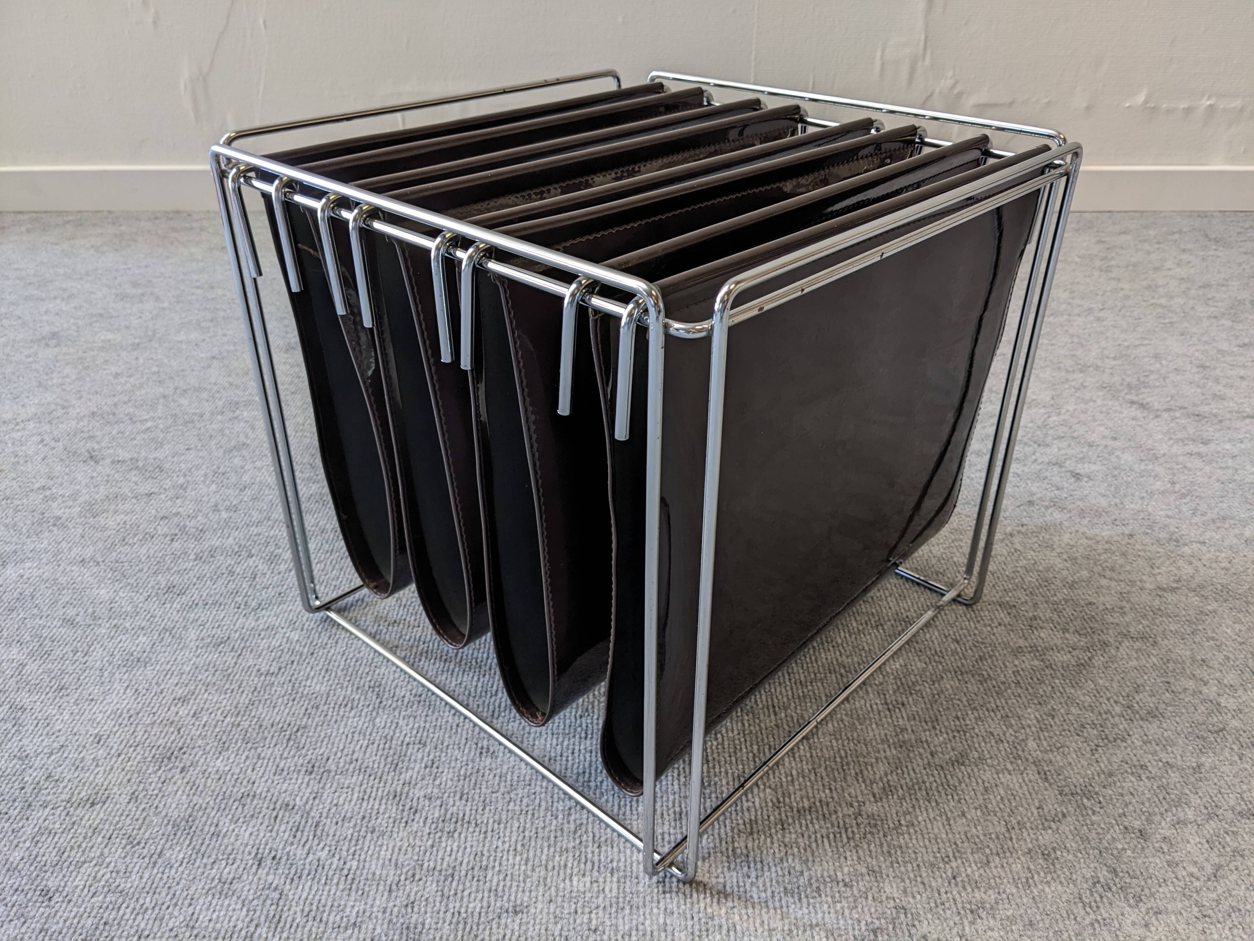 Magazine rack by Gérard Rignault for Group SA, France circa 1970