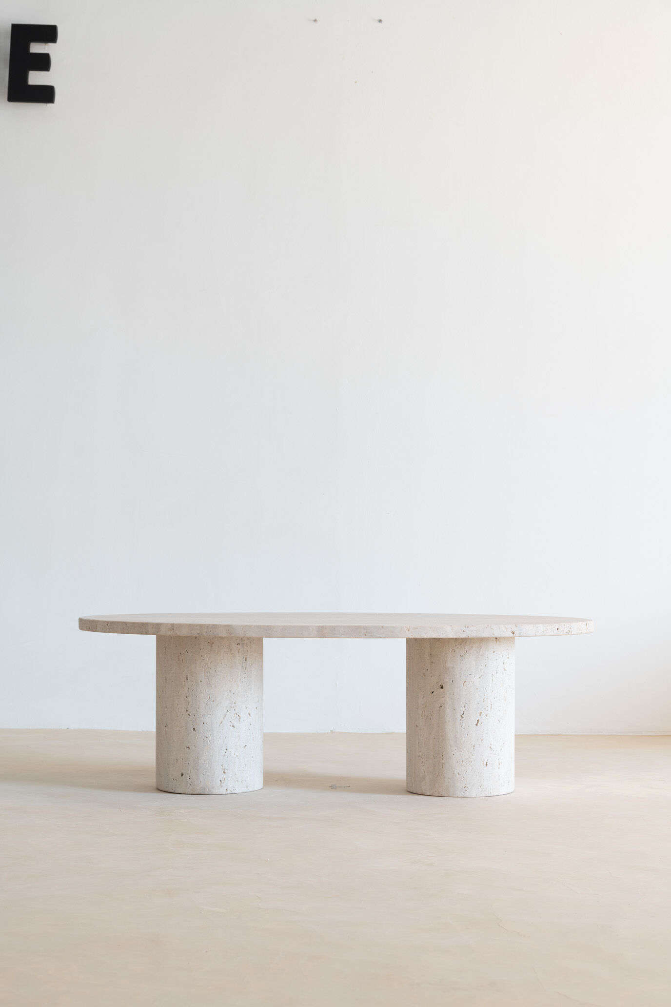 Oval coffee table 130x70 - natural travertine