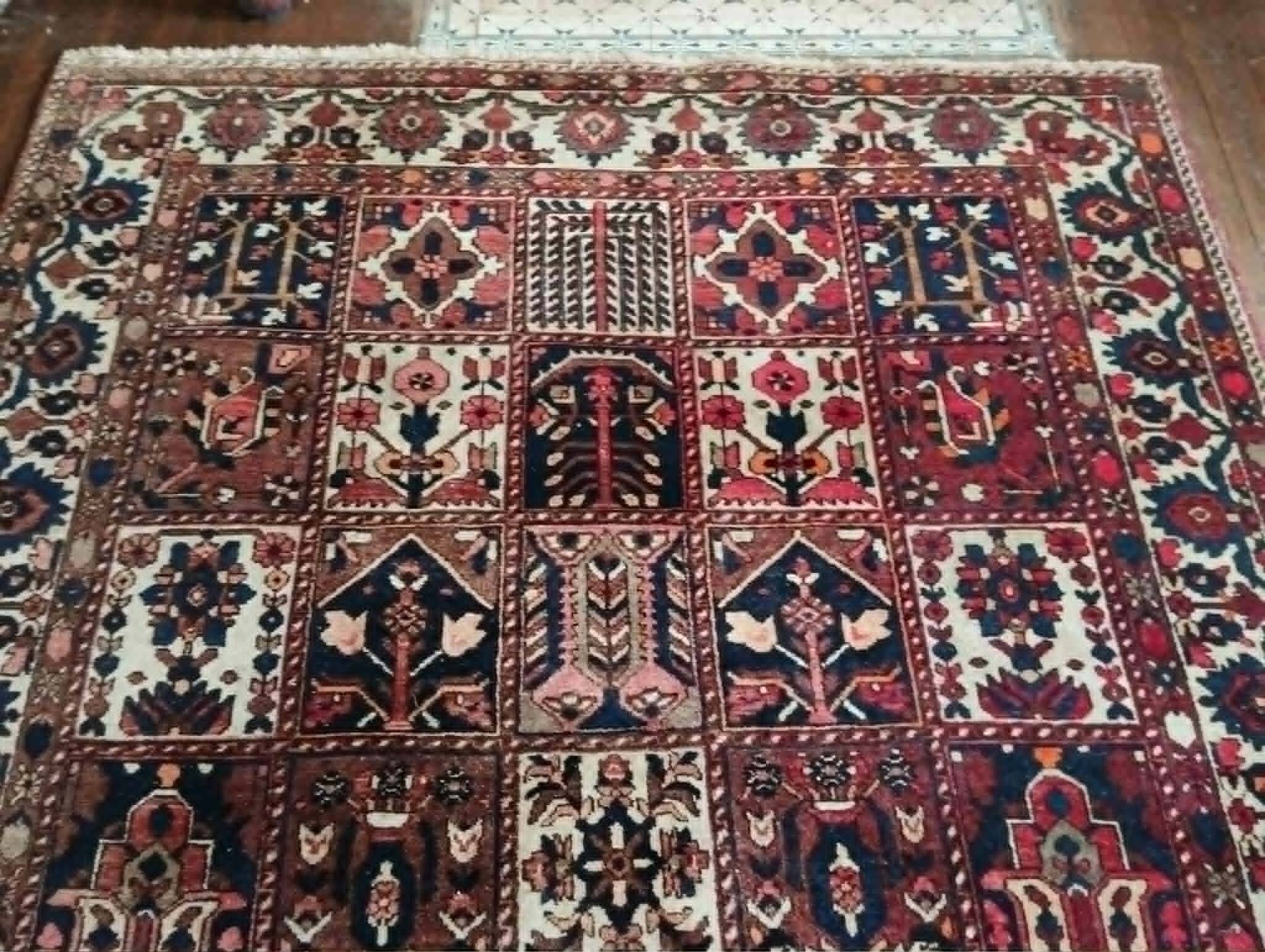 Handmade Bachtiar Persian rug 320x215cm