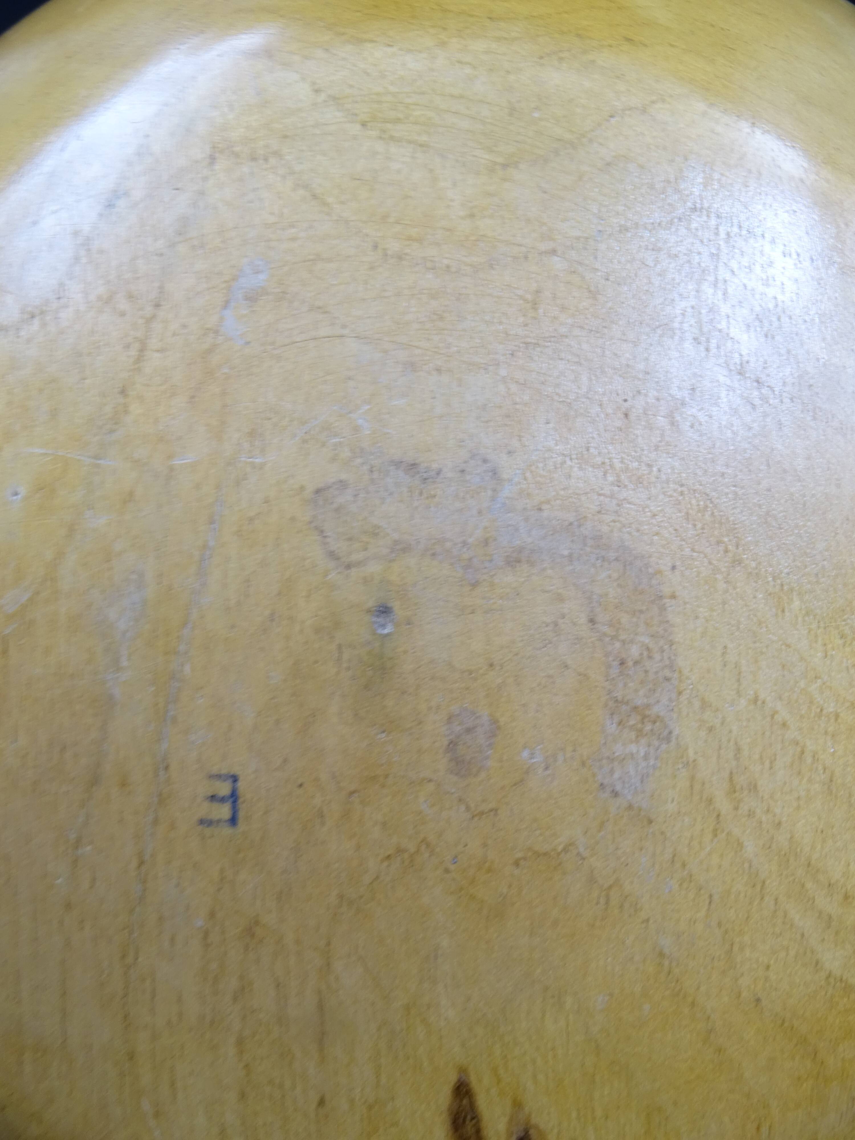 Wooden dish signed E - Circa 1960-1970