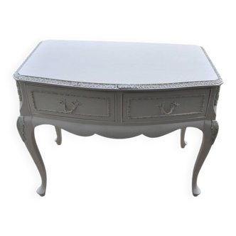 Small Louis XV chest of drawers in white painted wood, vintage rococo style from the 1960s.