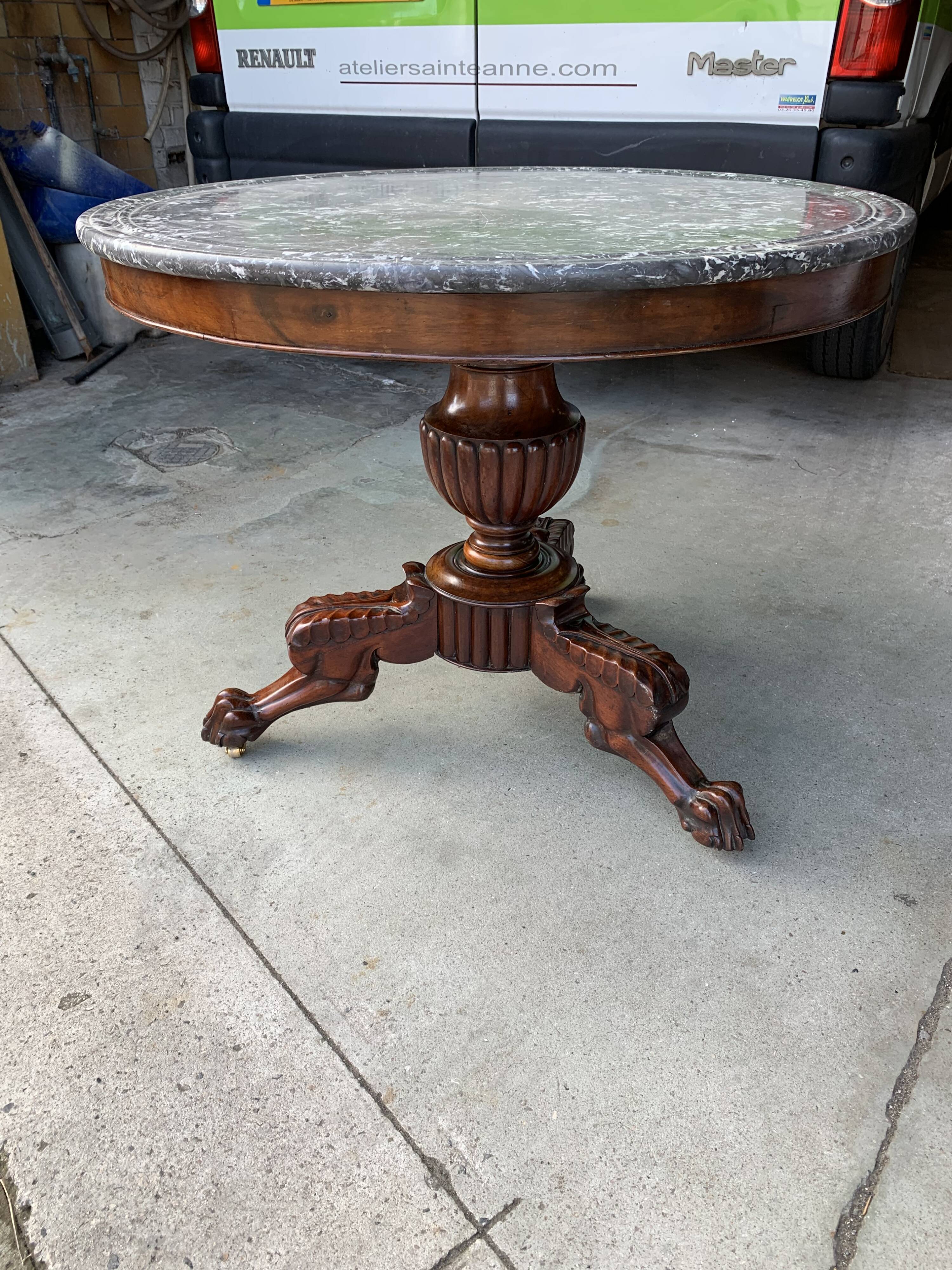 Mahogany pedestal table
