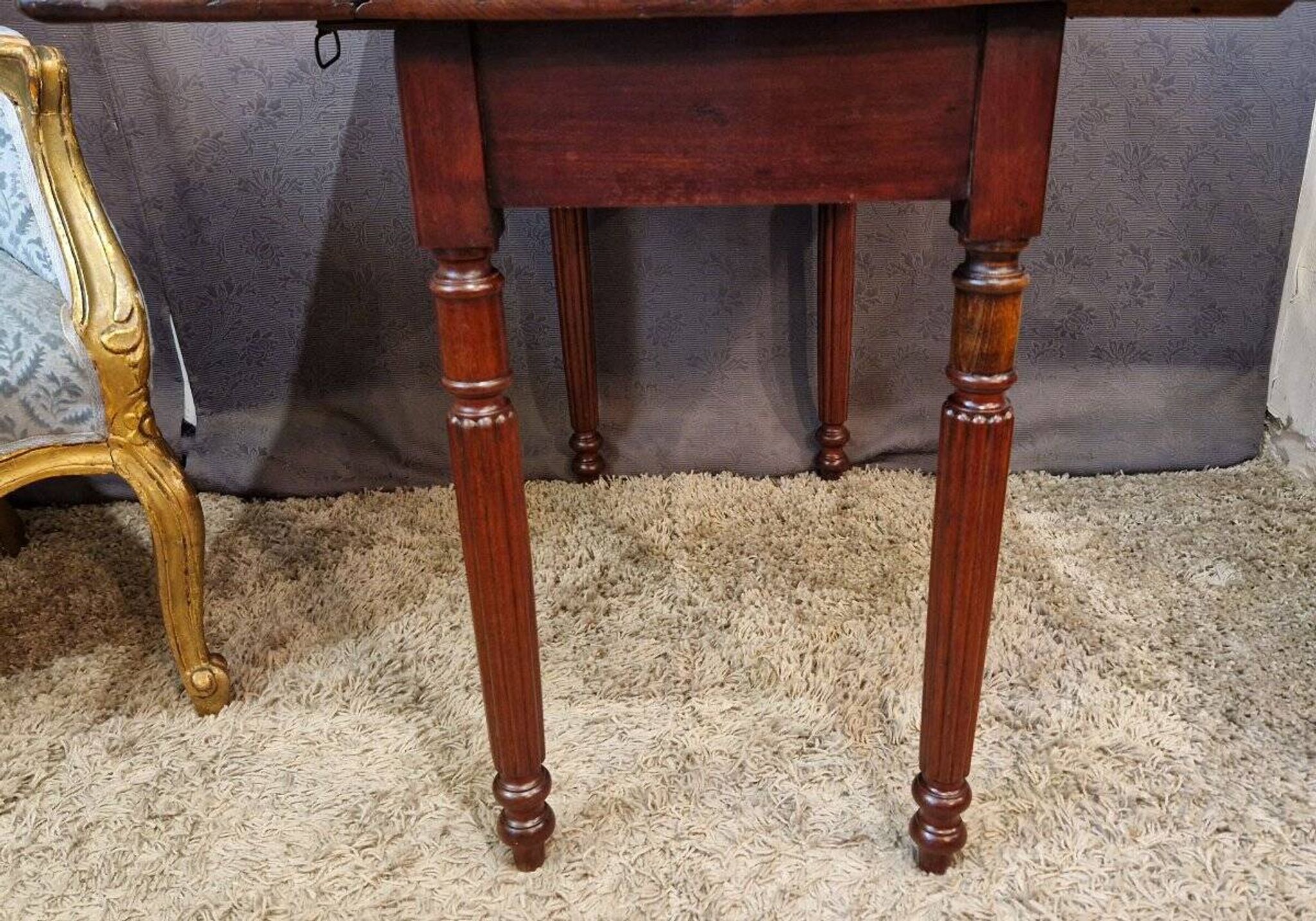 Table d'appoint en acajou
