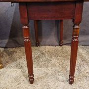 Table d'appoint en acajou